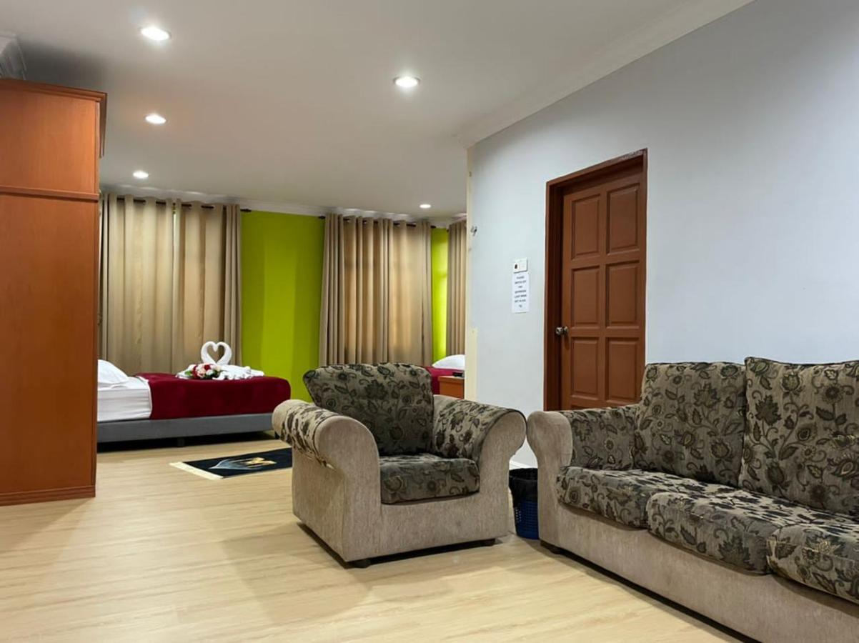 Samudera Hotel Kampung Kuala Besut Exterior photo