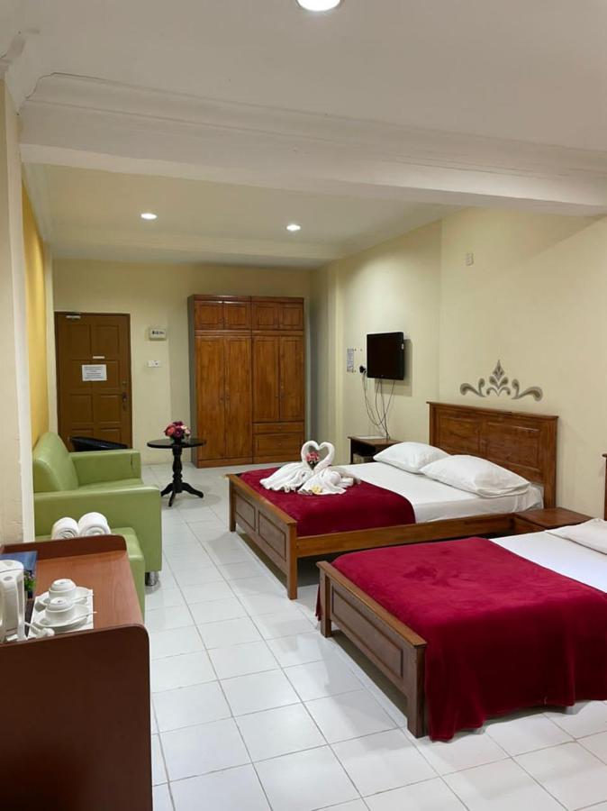 Samudera Hotel Kampung Kuala Besut Exterior photo